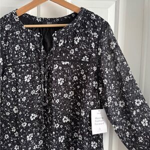 Able Black and White Floral Peasant Top